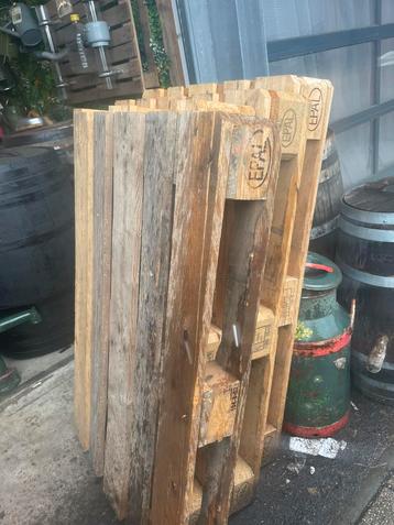 5 euro pallets in nieuwstaat leuk om een bankje van te maken beschikbaar voor biedingen