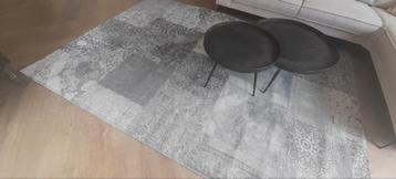 Vloerkleed 200 x 290 grijs in zeer nette staat!  beschikbaar voor biedingen