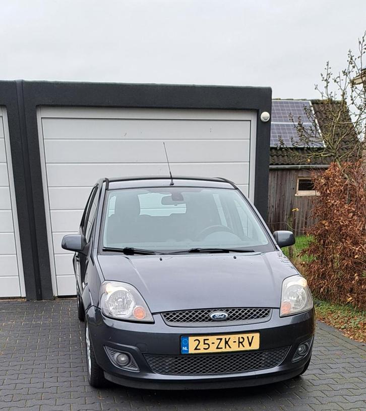 Ford Fiësta 1.3 8V 5DR 2008 Grijs - Futura XL, Auto's, Ford, Particulier, Fiësta, Airbags, Airconditioning, Centrale vergrendeling