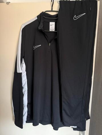 Nieuw Nike trainingspak zwart maat L beschikbaar voor biedingen