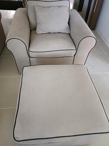 Loveseat fauteuil hocker beschikbaar voor biedingen