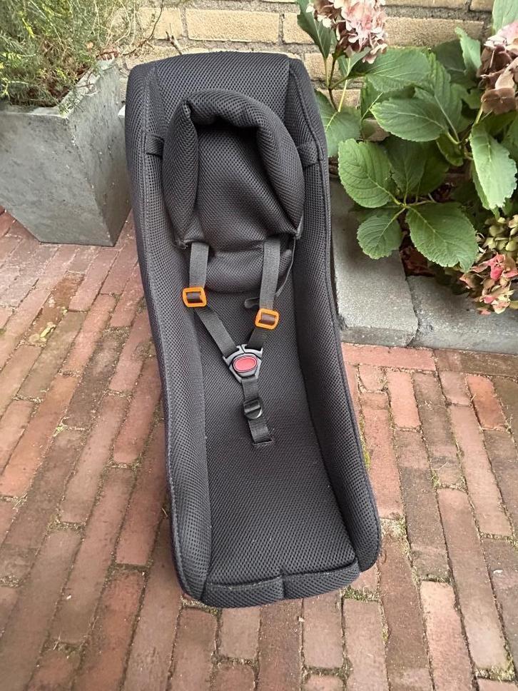 Melia Babyschaal bakfiets incl. bevestiging, Fietsen en Brommers, Fietsaccessoires | Fietsstoeltjes, Zo goed als nieuw, 0 t/m 13 kg