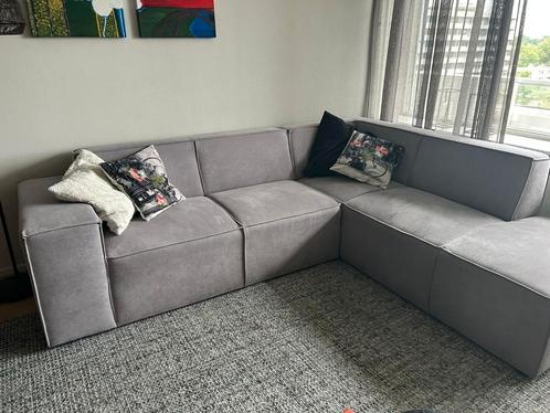 Grijze hoekbank 262 x 220 x 89 | Zo goed als nieuw | 2-delig, Huis en Inrichting, Banken | Complete zithoeken, Zo goed als nieuw