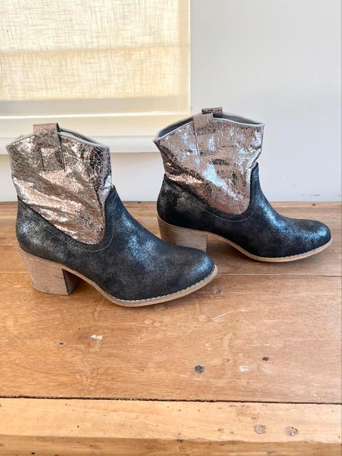 Prachtige laarsjes donkergrijs/metallic, maat 38 - nieuw, Kleding | Dames, Schoenen, Nieuw, Lage of Enkellaarzen, Grijs, Ophalen of Verzenden