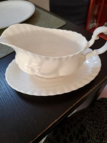 Royal Albert Reverie Sauskom met Schotel beschikbaar voor biedingen