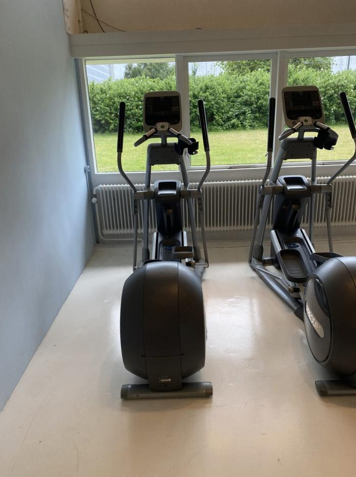 Professionele gymapparatuur: Crosstrainer + Smithmachine, Sport en Fitness, Fitnessapparatuur, Gebruikt, Krachtstation, Benen