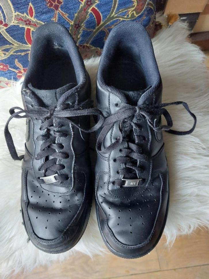 Zwarte Nike Air maat 45 gedragen staat, Kleding | Heren, Schoenen, Gedragen, Sportschoenen, Zwart, Ophalen of Verzenden