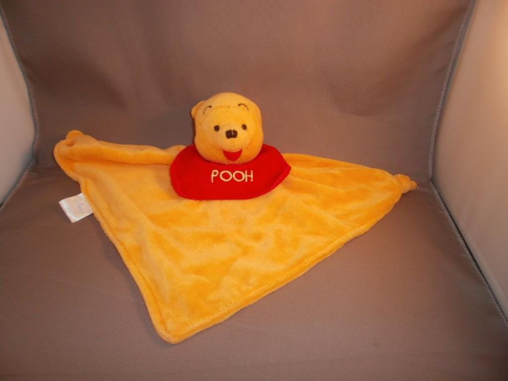Disney panda pooh beer velours oranje geel rood twee knoopje, Ophalen of Verzenden, Zo goed als nieuw, Beer