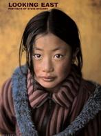 Looking East Steve McCurry, Boeken, Ophalen of Verzenden, Zo goed als nieuw, Fotografen