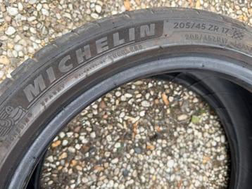 Set van 2 Michelin Pilot Sport 4 Banden 205 45 17 beschikbaar voor biedingen