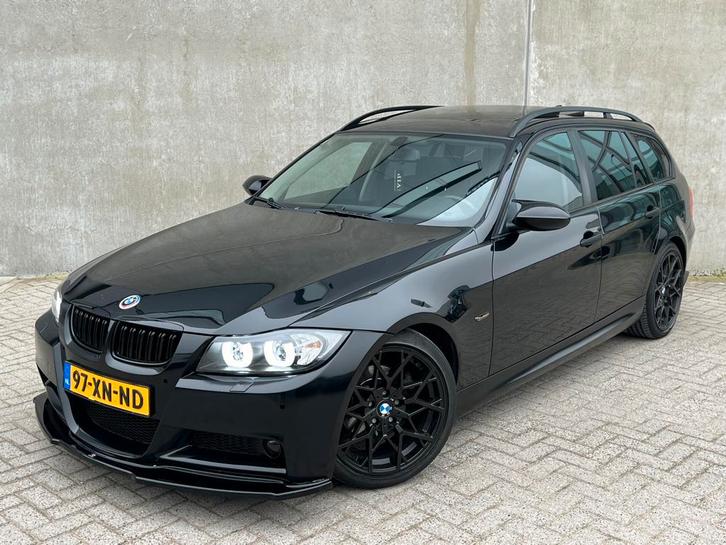 Zwarte BMW 3-Serie 320i M-Performance (BlackLine) Touring!, Auto's, BMW, Bedrijf, 3-Serie, ABS, Adaptieve lichten, Airbags, Airconditioning