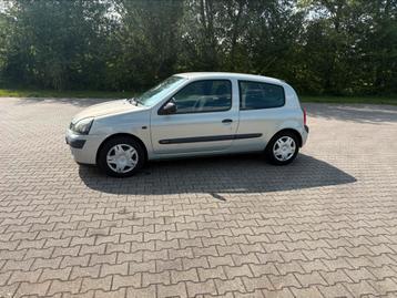 Renault Clio 1.2 16V 3DR 2005 2002 Grijs beschikbaar voor biedingen