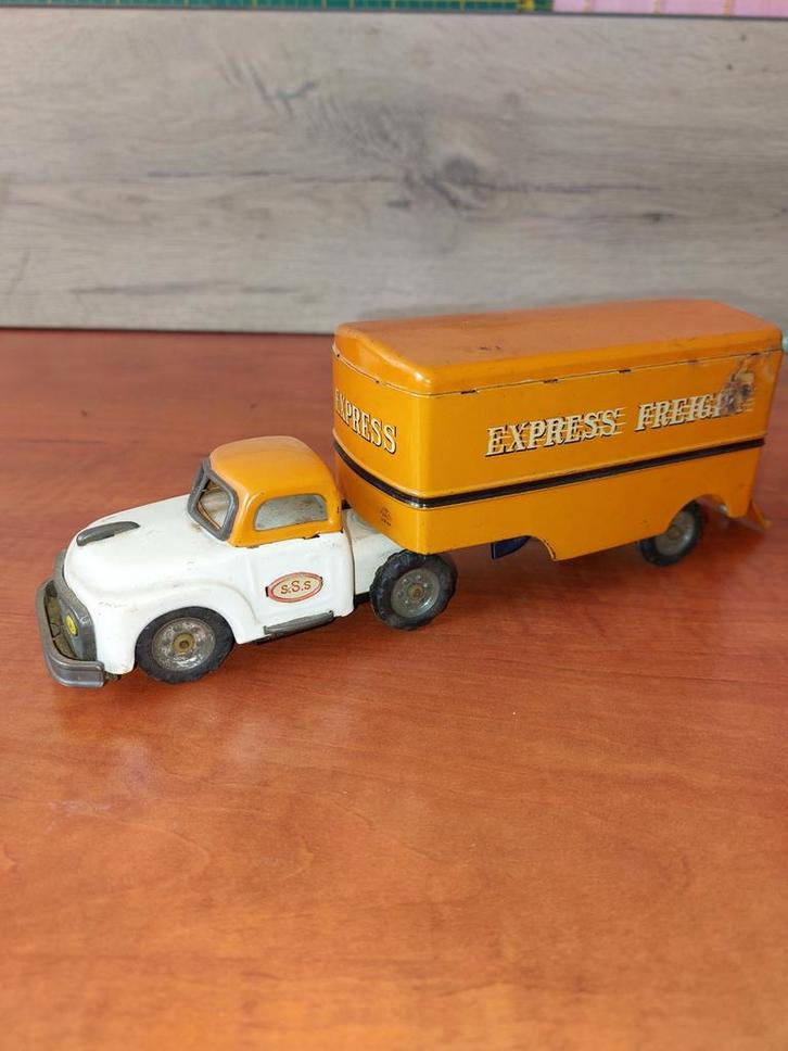BLIKKEN TRWKKER MET OPLEGGER, Hobby en Vrije tijd, Modelauto's | 1:24, Bus of Vrachtwagen, Ophalen of Verzenden