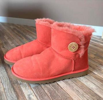 Roze UGG mini bailey button Enkellaarzen Maat 38 Nieuw beschikbaar voor biedingen