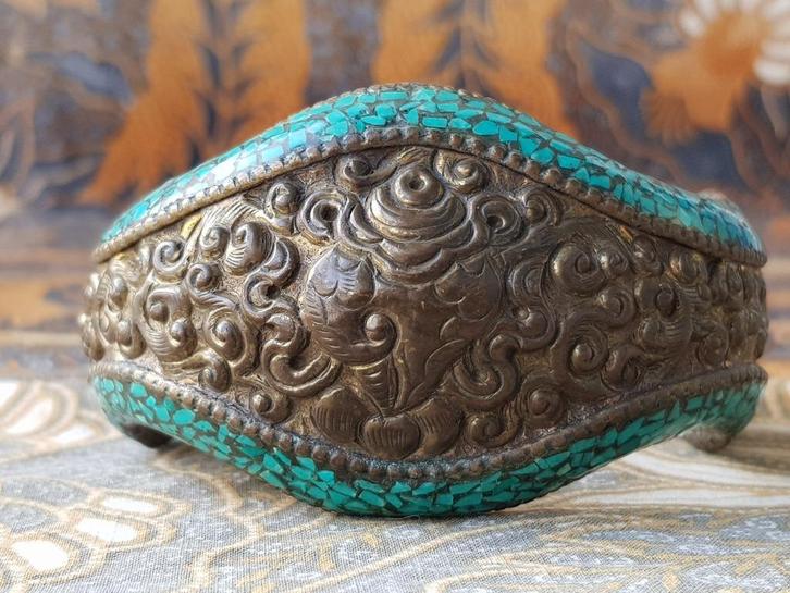 Mooie antieke armband uit Nepal van koper en turkoois 8 cm., Antiek en Kunst, Kunst | Niet-Westerse kunst, Ophalen of Verzenden