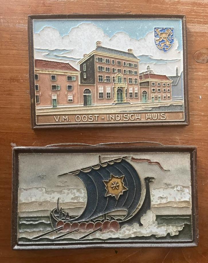 Twee cloisonné tegels – De Porceleyne Fles, Antiek en Kunst, Antiek | Wandborden en Tegels, Ophalen of Verzenden