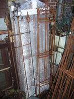 Plantensteun/ trellis m. vogel/ franse lelie- ornament, Ophalen, IJzer, Tuinhek