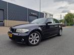 BMW 1-serie 120i High Executive AUT NAVI LEDER PSENSOR CRUIS, Achterwielaandrijving, Beige, 4 cilinders, 150 pk