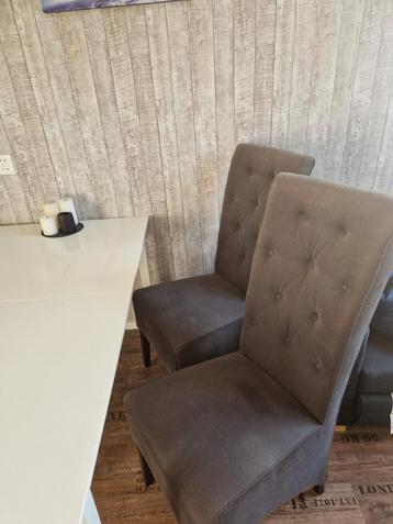 Eetkamerstoelen  beschikbaar voor biedingen