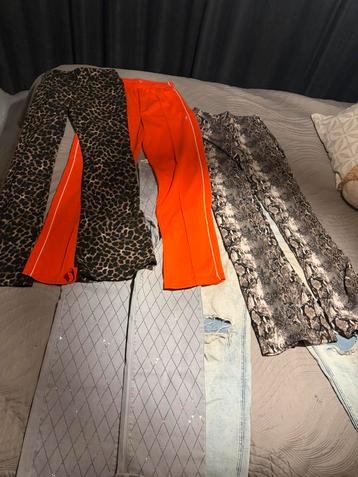 Dames broeken beschikbaar voor biedingen