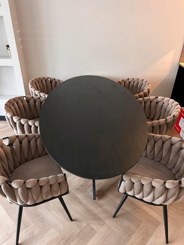 Ovale Eetkamertafel Mangohout Zwart - Zo Goed Als Nieuw!, Huis en Inrichting, Tafels | Eettafels, Zo goed als nieuw, 100 tot 150 cm