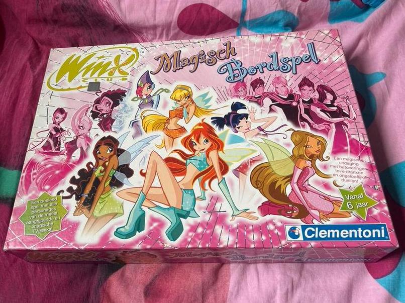 Winx Club Magisch Bordspel - Clementoni, Vijf spelers of meer, Ophalen of Verzenden, Zo goed als nieuw