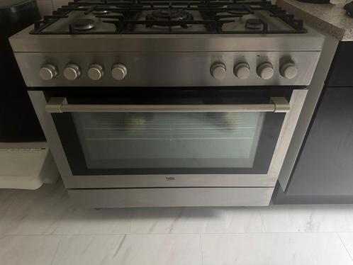 Beko gasfornuis, Witgoed en Apparatuur, Fornuizen, Zo goed als nieuw, Vrijstaand, Gas, 4 kookzones, 45 tot 60 cm, Ophalen