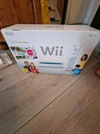 Wii spelcomputer, Wii Sports, Wii Fit met bord. Extra oplade, Spelcomputers en Games, Spelcomputers | Nintendo Wii, Ophalen of Verzenden
