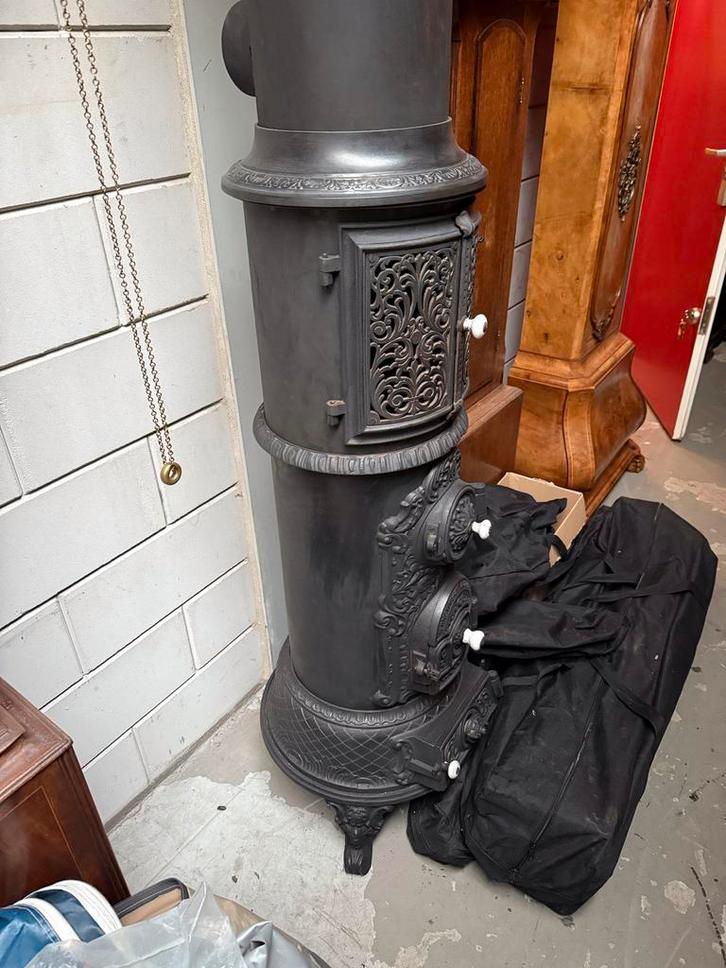 Antieke Gietijzeren Kachel ca. 1900, Huis en Inrichting, Kachels, Gebruikt, Vrijstaand, Potkachel, Hout, Ophalen of Verzenden
