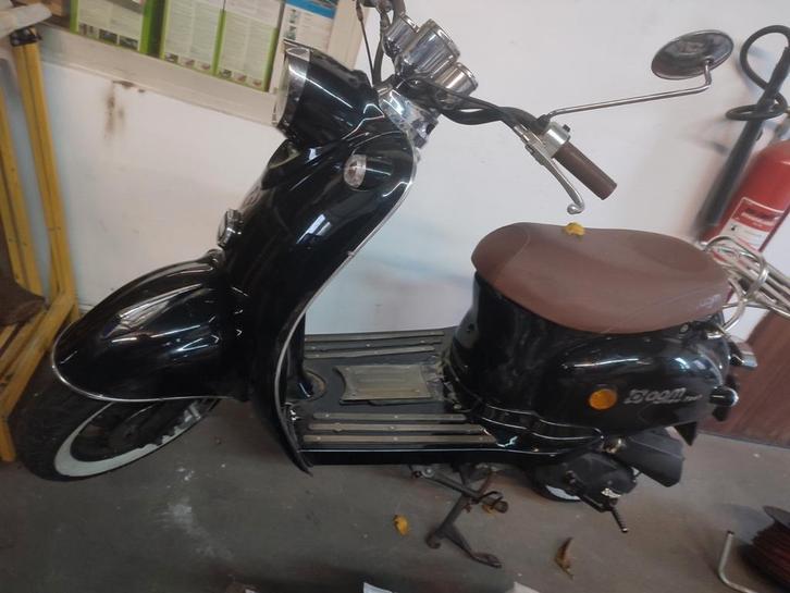 Agm New flash scooter, Fietsen en Brommers, Snorfietsen en Snorscooters, Gebruikt, Overige merken, Benzine, Ophalen of Verzenden