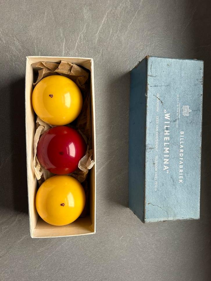 Originele Wilhelmina Billardballen - Amsterdam, Sport en Fitness, Biljarten en Poolen, Zo goed als nieuw, Keu of Ballen, Ophalen of Verzenden