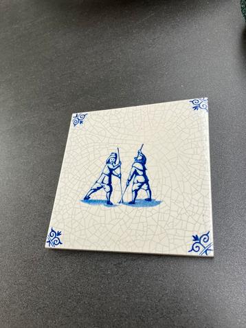 Tegeltje onbeschadigd 13x13cm beschikbaar voor biedingen