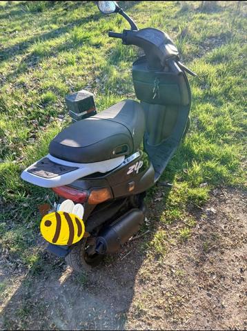 Piaggio zip te koop ((graag advertentie  goed doorlezen)) beschikbaar voor biedingen