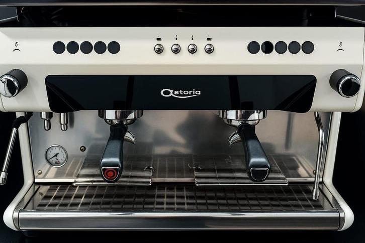 Astoria Cora 200/ 2-groep, Witgoed en Apparatuur, Koffiezetapparaten, Zo goed als nieuw, Koffiemachine, 10 kopjes of meer, Ophalen