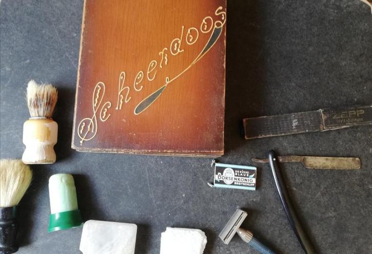 Scheerdoos oud met toebehoren. Zie foto's., Antiek en Kunst, Curiosa en Brocante, Ophalen