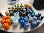 Grote partij diverse kleuren naaigaren, Hobby en Vrije tijd, Naaien en Fournituren, Ophalen of Verzenden, Gebruikt, Garen of Naald(en)