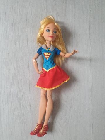 Barbie super woman beschikbaar voor biedingen