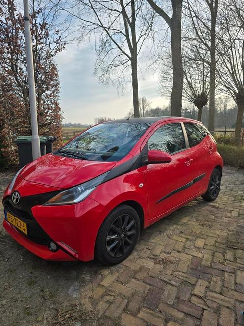 Toyota Aygo 1.0 12V Vvt-i Ddrs 2017 Rood, Auto's, Toyota, Particulier, Aygo, Benzine, B, Hatchback, Handgeschakeld, Origineel Nederlands