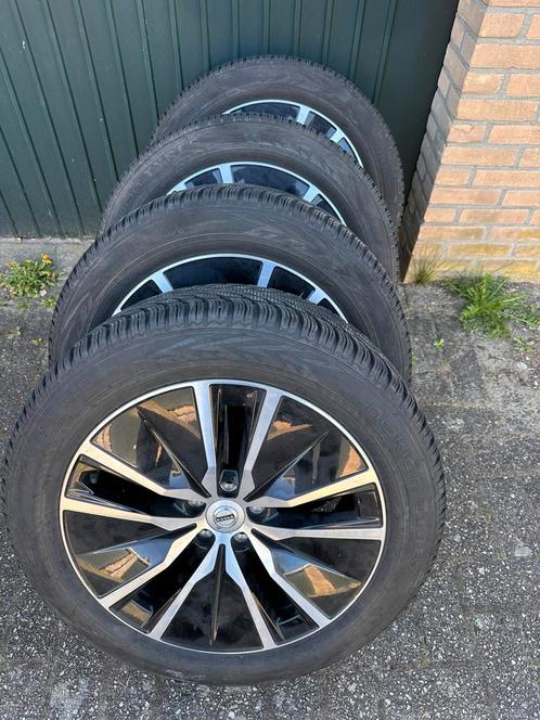 Volvo Xc90(xc60) Zomer/Winter sets Origineel!! Mooi!!, Auto-onderdelen, Banden en Velgen, Band(en), Winterbanden, 19 inch, 235 mm