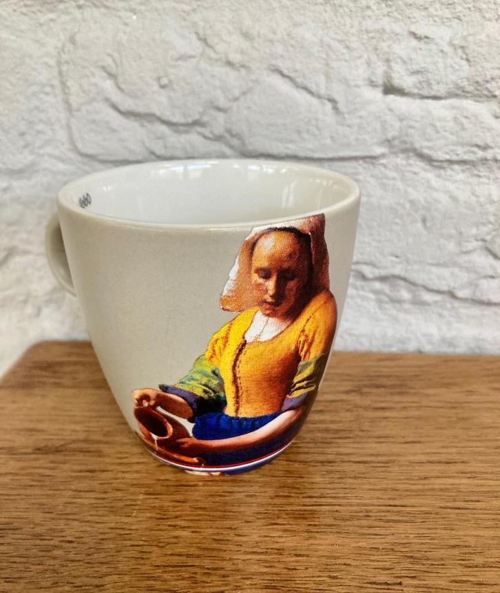 5 x Douwe Egberts: "melkmeisje",  "Enschede" en "koeien"., Huis en Inrichting, Keuken | Servies, Zo goed als nieuw, Kop(pen) en/of Schotel(s)