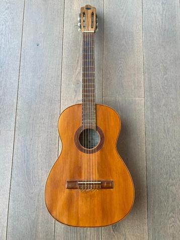 Akoestische Gitaar "Juan Cortes". beschikbaar voor biedingen