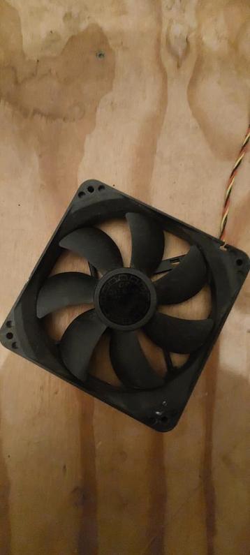 Computer cooler. Welk merk is niet leesbaar beschikbaar voor biedingen