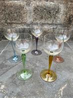 Set van 5 vintage gekleurde wijnglazen, Verzamelen, Glas en Borrelglaasjes, Overige typen, ?, Zo goed als nieuw, ?