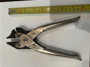 Parallele tang met zijknipper (bijzonder model) beschikbaar voor biedingen
