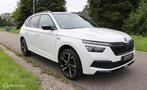 Skoda Kamiq 1.5 TSI ACT Monte Carlo / Pano / Nieuwstaat, Auto's, Skoda, Stof, Zwart, 4 cilinders, Wit