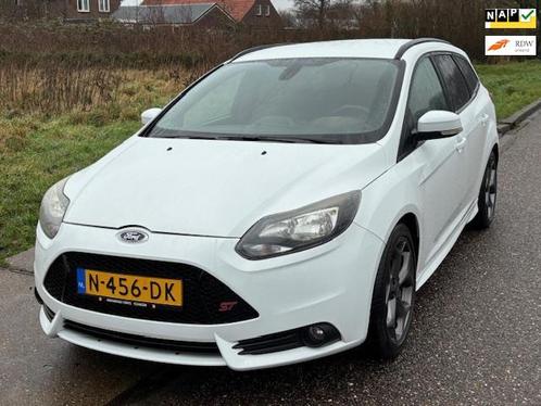 Ford Focus Wagon 2.0 EcoBoost ST-2 (250 PK!) ECC Audio/CD Na, Auto's, Ford, Bedrijf, Te koop, Focus, ABS, Achteruitrijcamera, Airbags