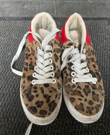 Sneakers beschikbaar voor biedingen