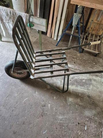 steenkruiwagen beschikbaar voor biedingen