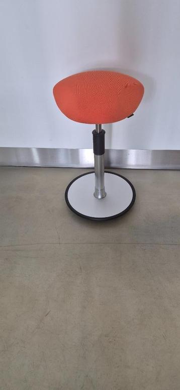Hele mooie nieuwe ONGO Free balanskruk aangeboden. Nieuw. beschikbaar voor biedingen
