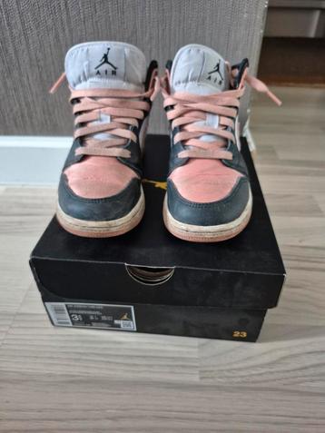 Nike air jordans maat 35,5 beschikbaar voor biedingen